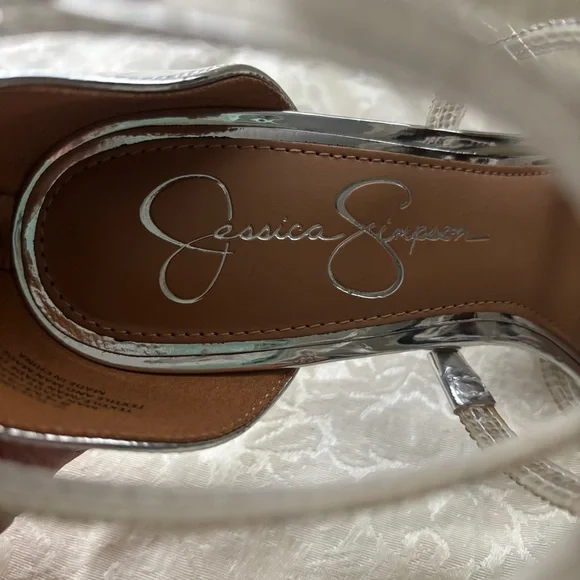 NWOT Jessica Simpson Silver/Crystal Waylane Sandal, Size 8.5 - Picture 14 of 15